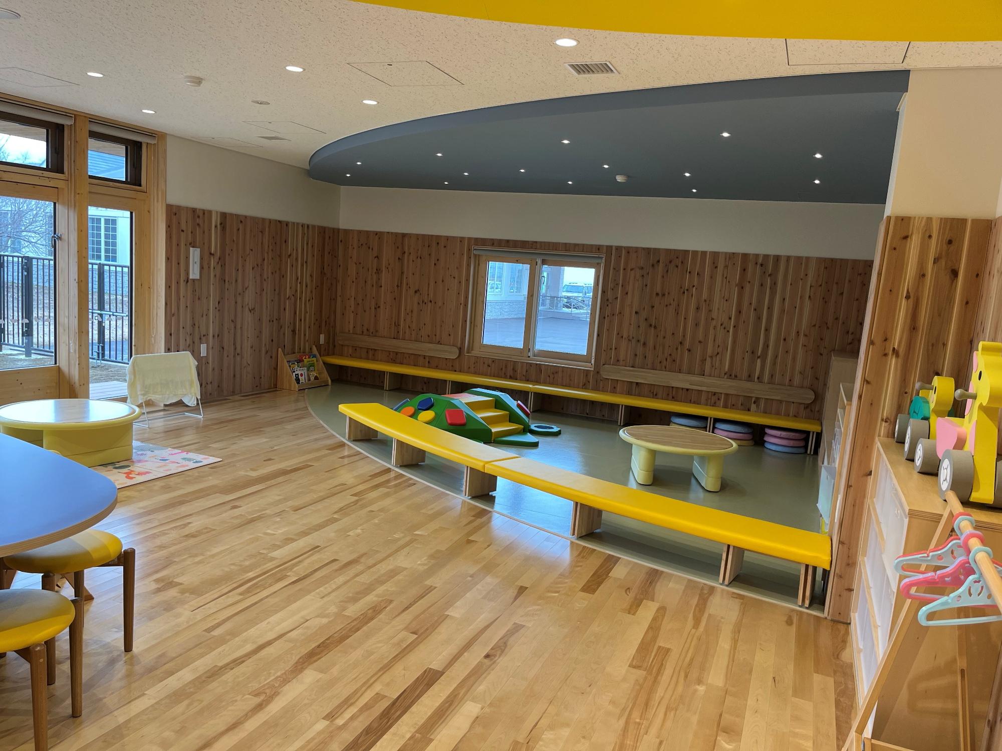 子育て支援室内2